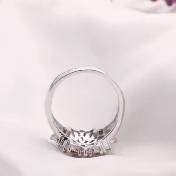 Colorful Crystal Bloom Statement Ring - Picture 4 of 8